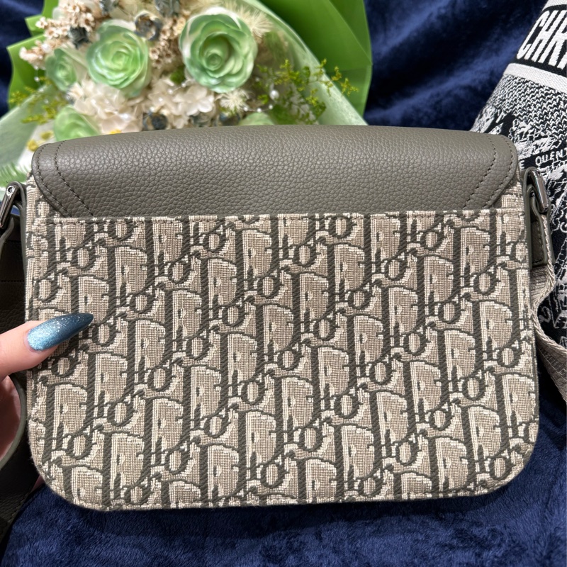 Dior Saddle 皮革馬鞍設計綠色老花側背包/郵差包-1