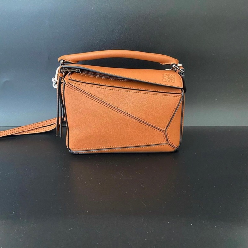 LOEWE mini puzzle經典焦糖色-0