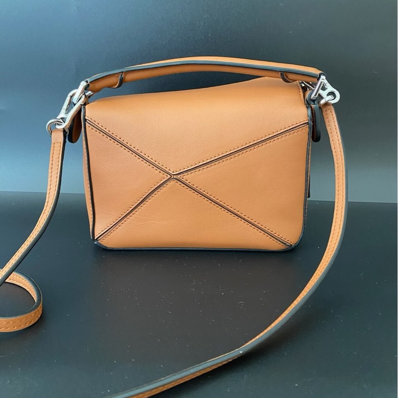 LOEWE mini puzzle經典焦糖色-3