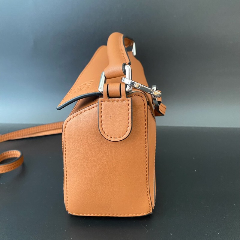 LOEWE mini puzzle經典焦糖色-4