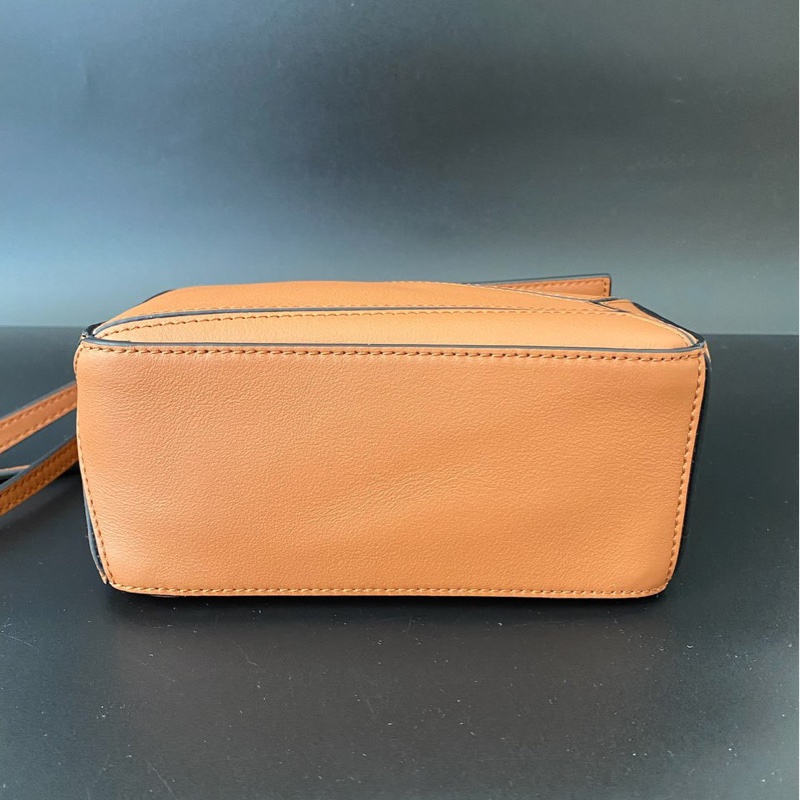 LOEWE mini puzzle經典焦糖色-6