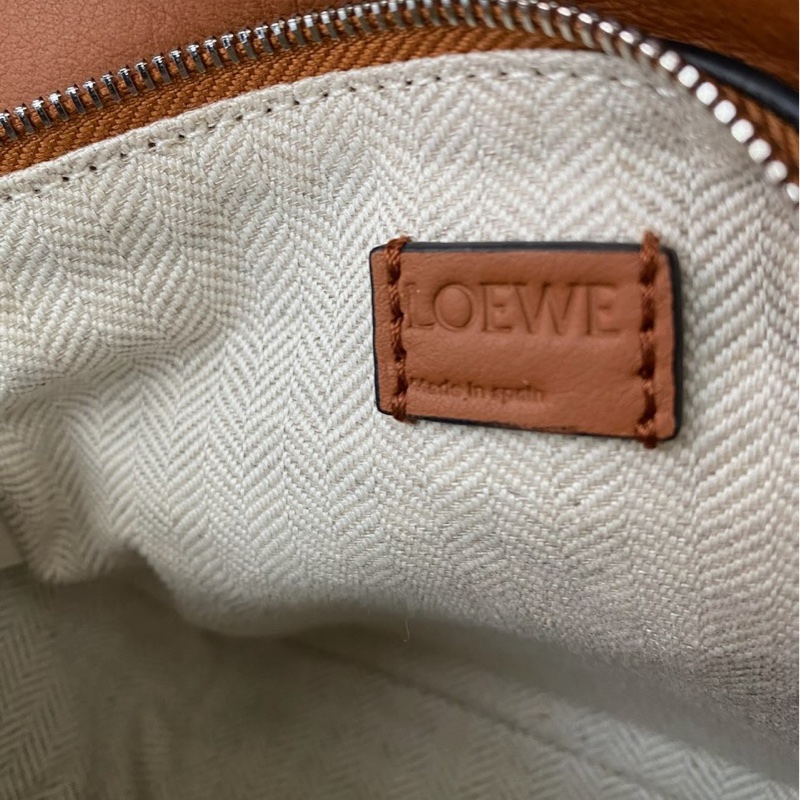 LOEWE mini puzzle經典焦糖色-8