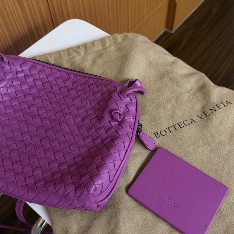 BOTTEGA VENETA 手工編織羊皮斜背包(紫色-0