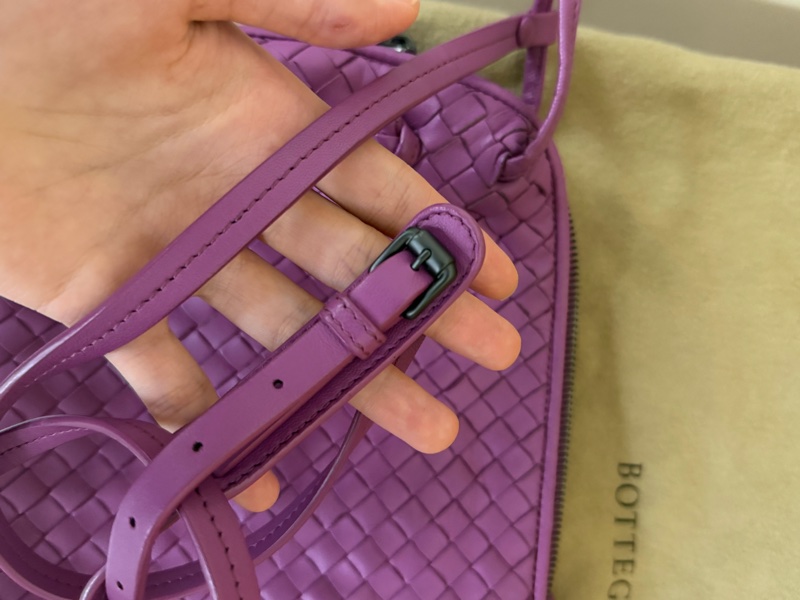 BOTTEGA VENETA 手工編織羊皮斜背包(紫色-3