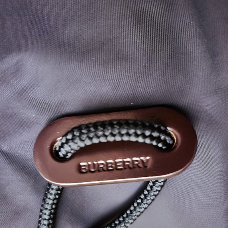 BURBERRY 黑白時尚風衣-3