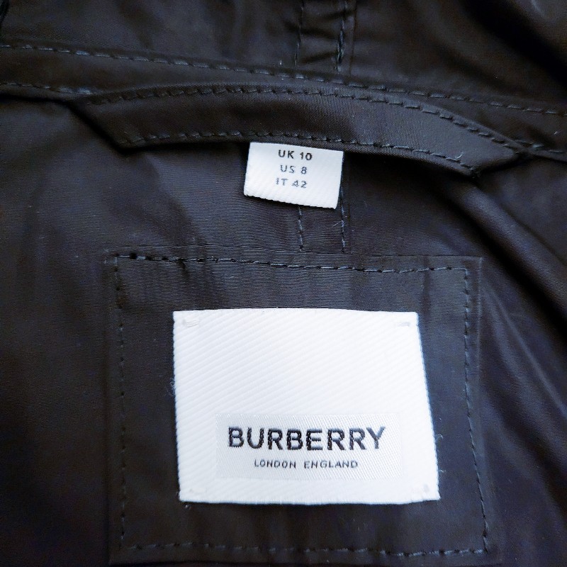 BURBERRY 黑白時尚風衣-10
