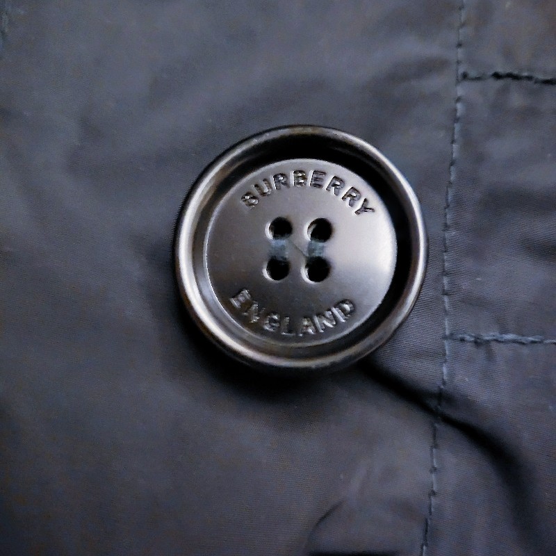 BURBERRY 黑白時尚風衣-12