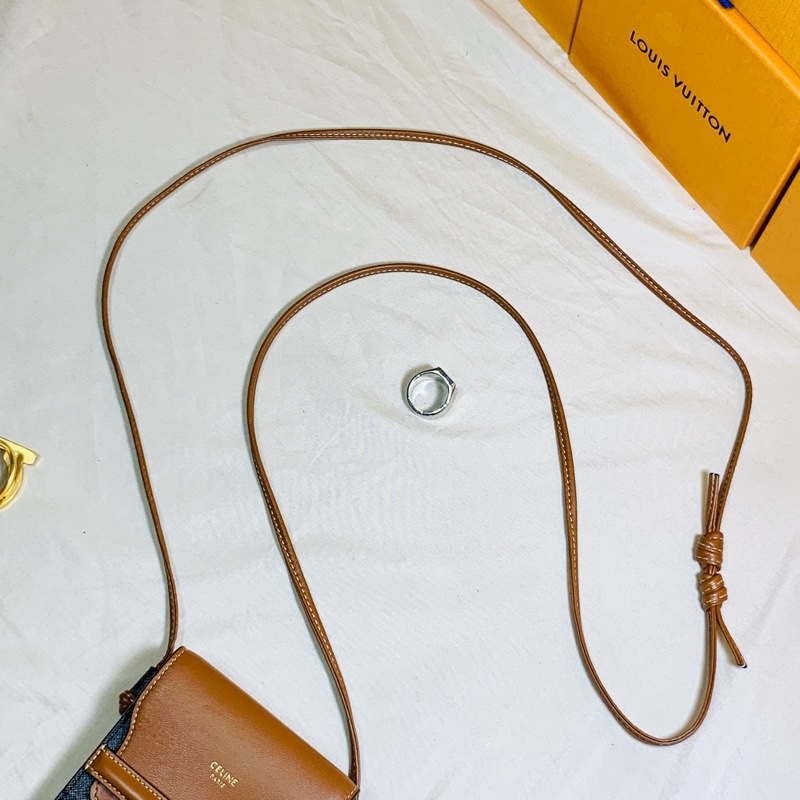 ✨近新閒置 Celine 詩琳 焦糖棕滿版老花手機包 斜背小包-4