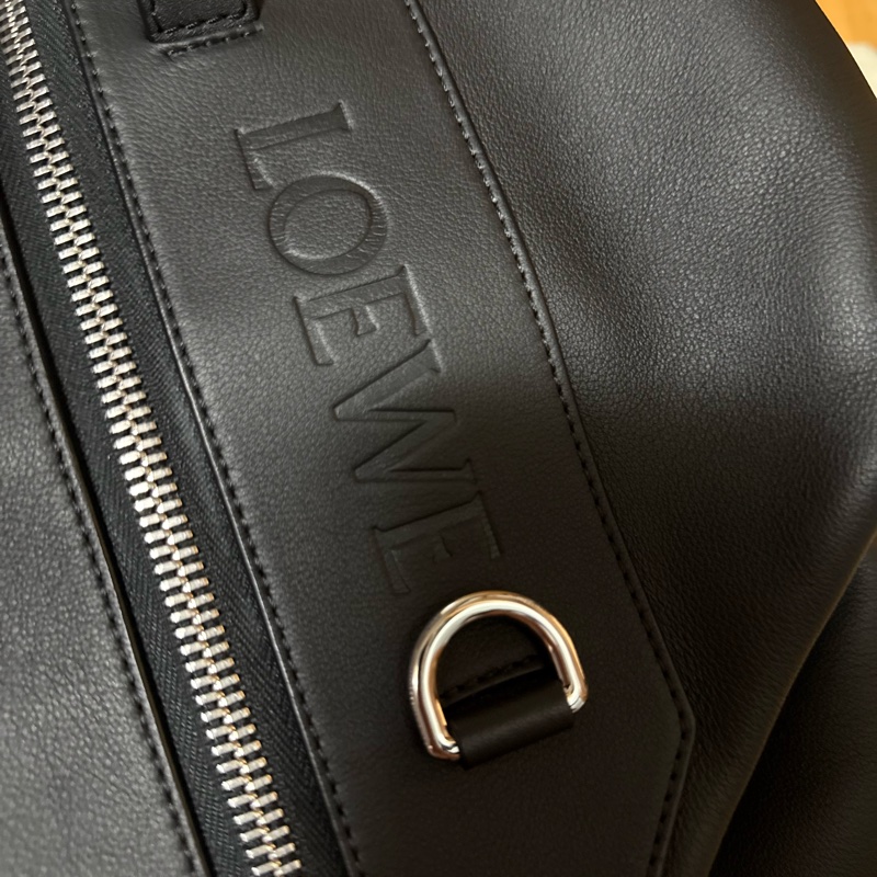 LOEWE Convertible 經典小牛皮後背包-11