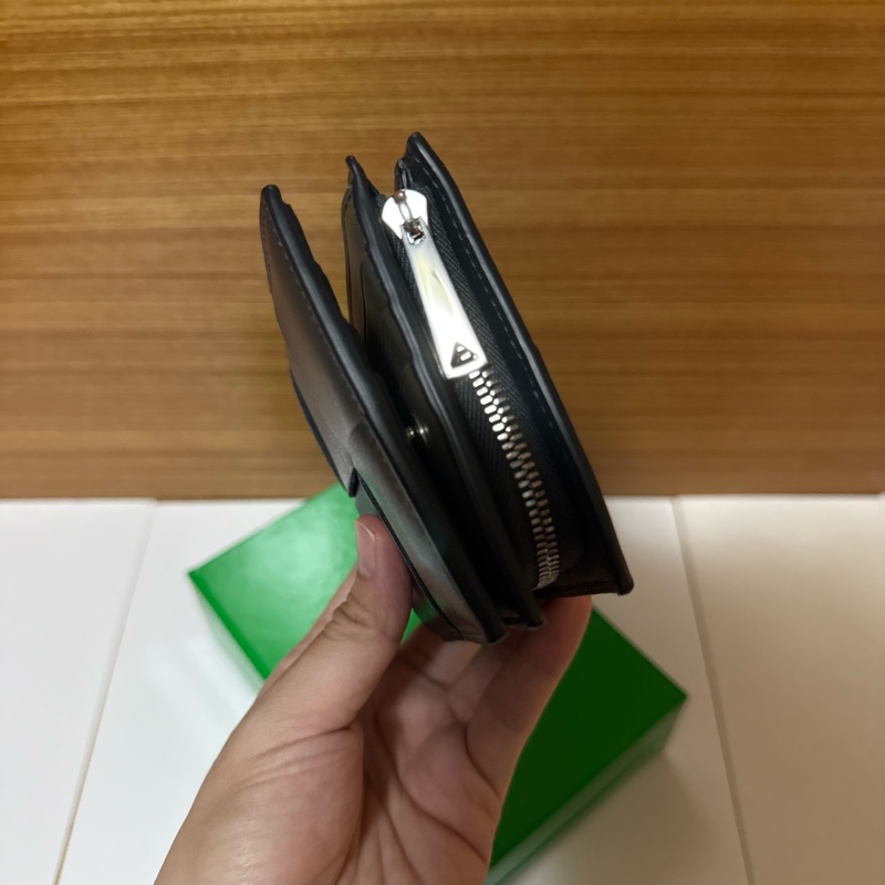 BV Zipped bi-fold wallet 短夾零錢包-1