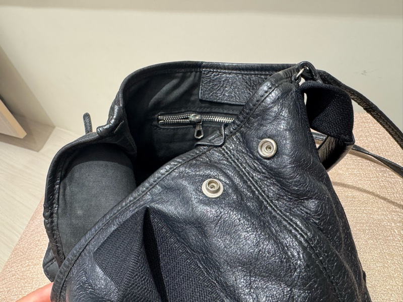 BALENCIAGA 斜揹包-4