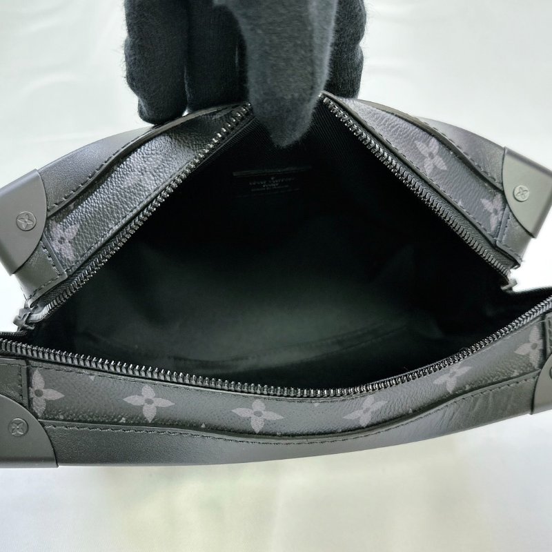 LV 全新Soft Trunk黑花軟箱包-5