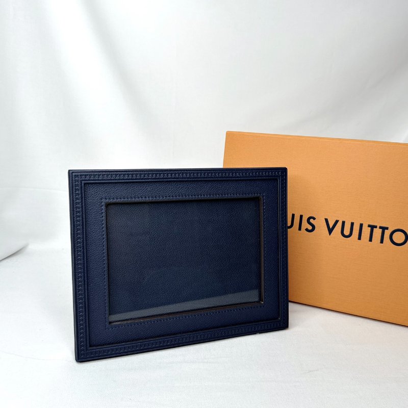 LV 全新經典滿版Logo皮革相框-0