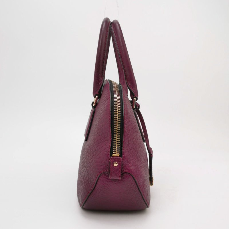 Burberry 牛皮純色字母Logo斜背包單肩包-3