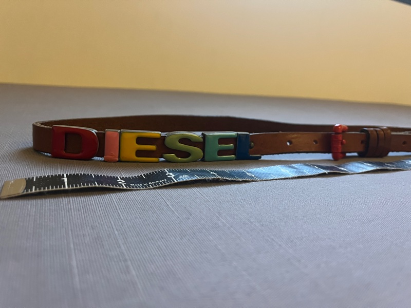 ✨ DIESEL 多彩LOGO 棕色真皮腰帶|經典百搭款-1