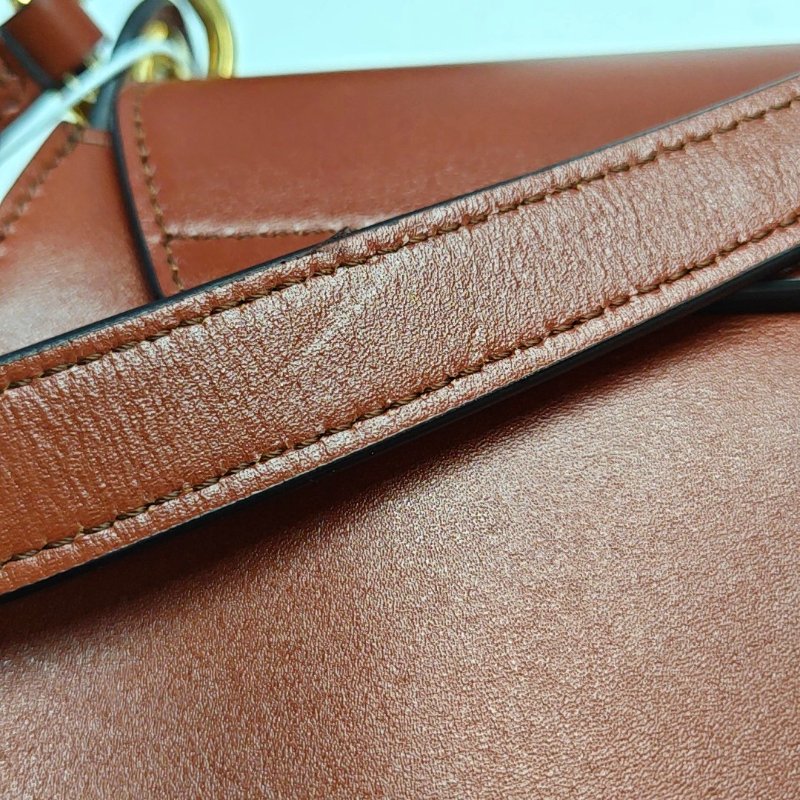 Chloé Tess 小號 棕色牛皮斜背包 金色五金 2條可拆式肩帶-12