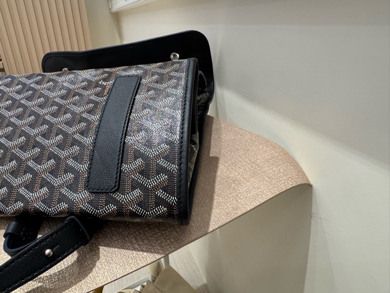 Goyard SAINT LEGER 中性雙扣翻 蓋折疊後背包（黑）-10