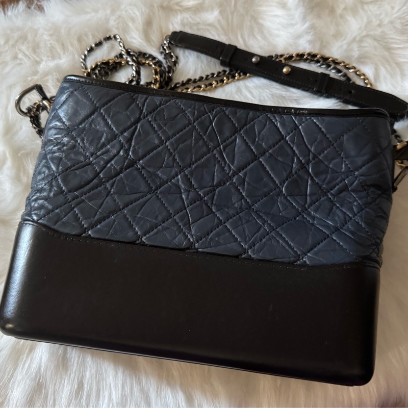 Chanel Gabrielle Hobo 中號深藍牛仔單寧藍色拼黑色金釦牛皮-5