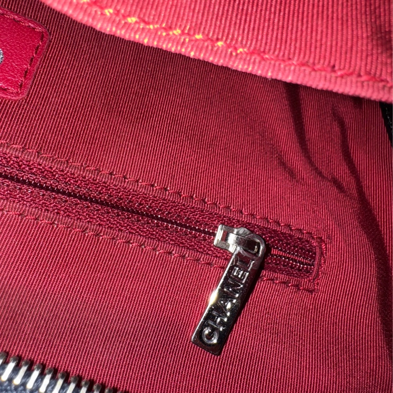 Chanel Gabrielle Hobo 中號深藍牛仔單寧藍色拼黑色金釦牛皮-13