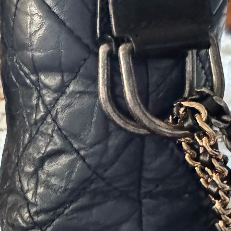 Chanel Gabrielle Hobo 中號深藍牛仔單寧藍色拼黑色金釦牛皮-16