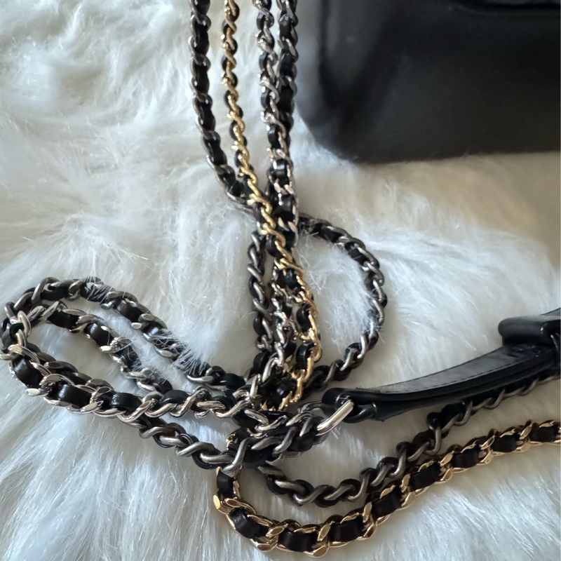 Chanel Gabrielle Hobo 中號深藍牛仔單寧藍色拼黑色金釦牛皮-18