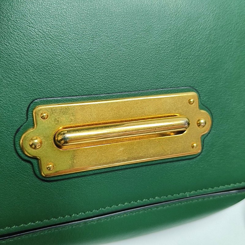 PRADA Cahier 綠色牛皮肩包斜背包腰包/胸包 金色五金 2條可拆式肩帶-9