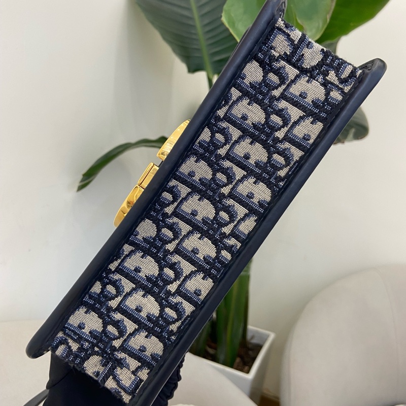 Dior迪奧 蒙田30 肩帶可以調節 尺寸約24x17x8cm-4