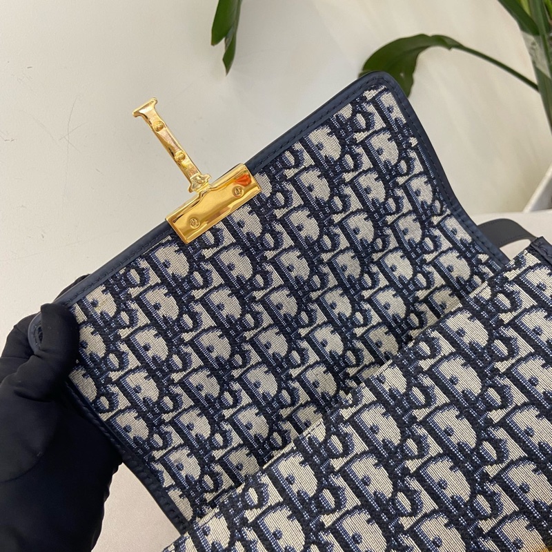 Dior迪奧 蒙田30 肩帶可以調節 尺寸約24x17x8cm-14