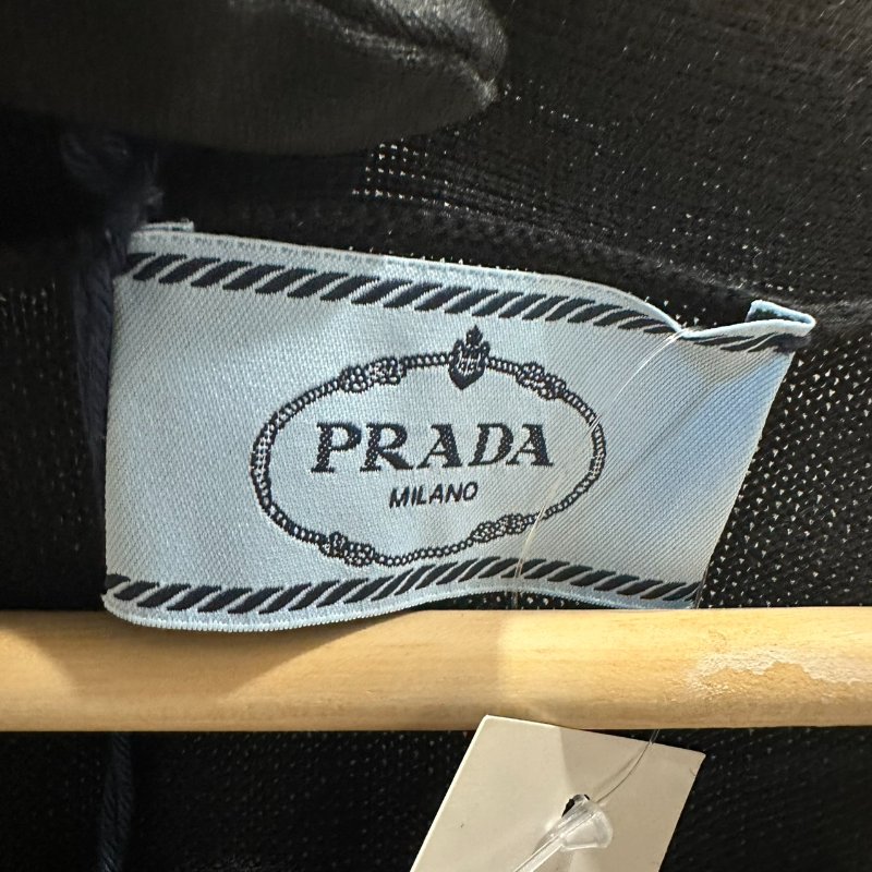 【美收精品】PRADA 黑色針織上衣 B-886【隔月月中將轉賣至日本 上架期限30天】-3