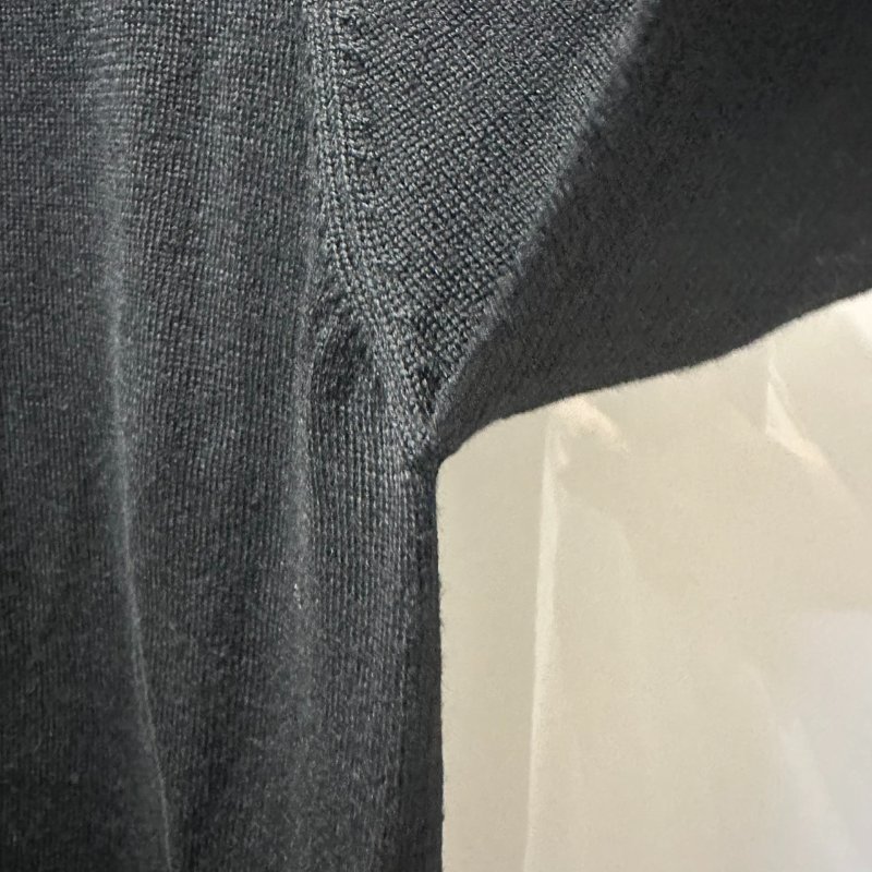 【美收精品】PRADA 黑色針織上衣 B-887【隔月月中將轉賣至日本 上架期限30天】-4