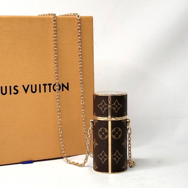 LV 老花鏈帶口紅唇膏盒-1