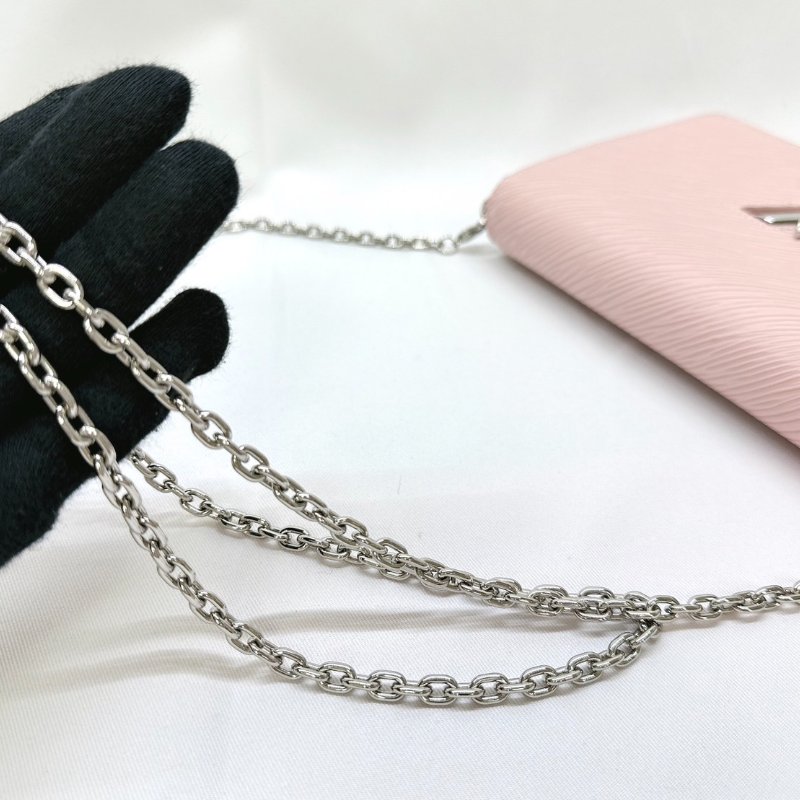 LV 粉色TWIST WOC鏈帶包-8