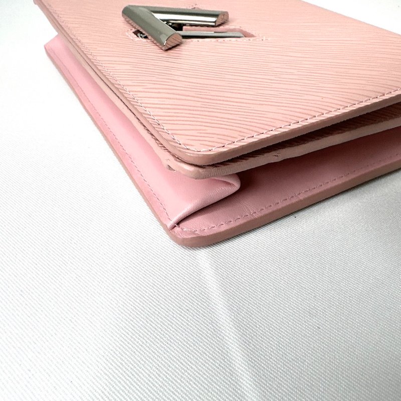 LV 粉色TWIST WOC鏈帶包-12