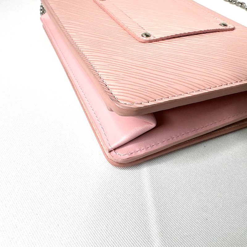 LV 粉色TWIST WOC鏈帶包-14