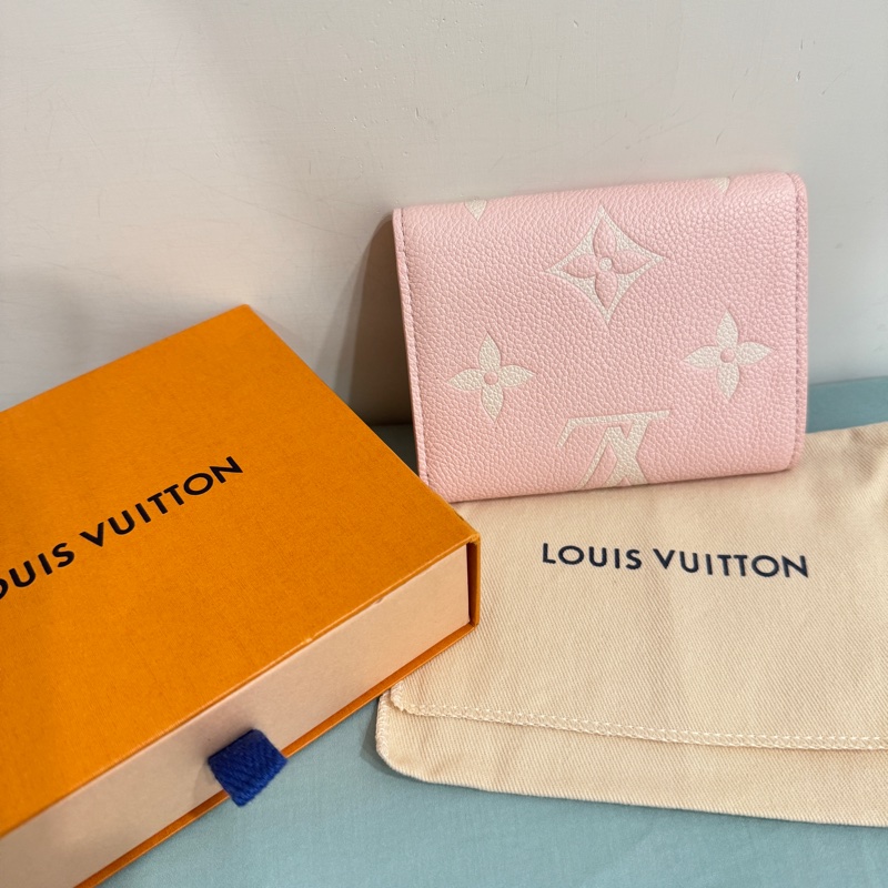 LV草莓牛奶❤️短夾-1