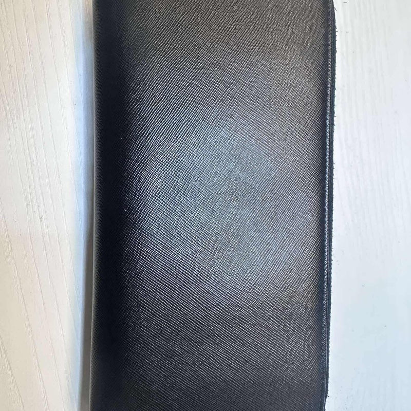 Prada防刮牛皮長夾 護照可放出國超方便-10