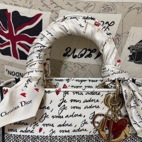 DIOR 白愛心刺繡LADY D-LITE