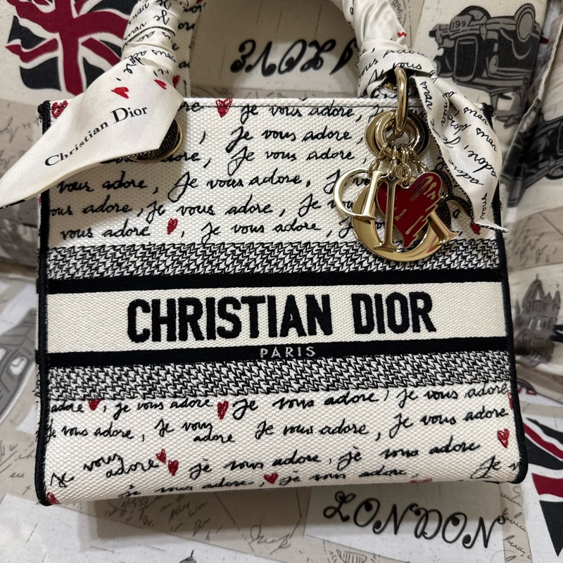 DIOR 白愛心刺繡LADY D-LITE-1