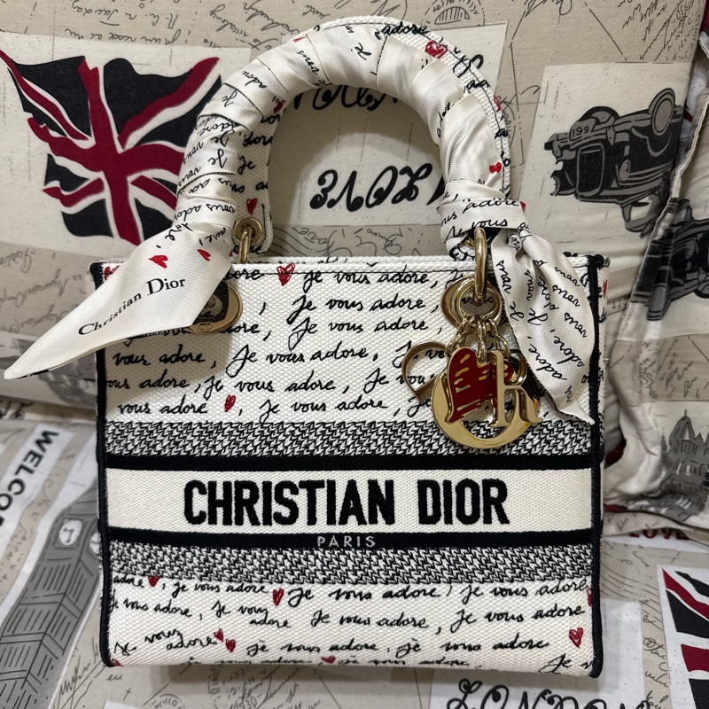 DIOR 白愛心刺繡LADY D-LITE-5