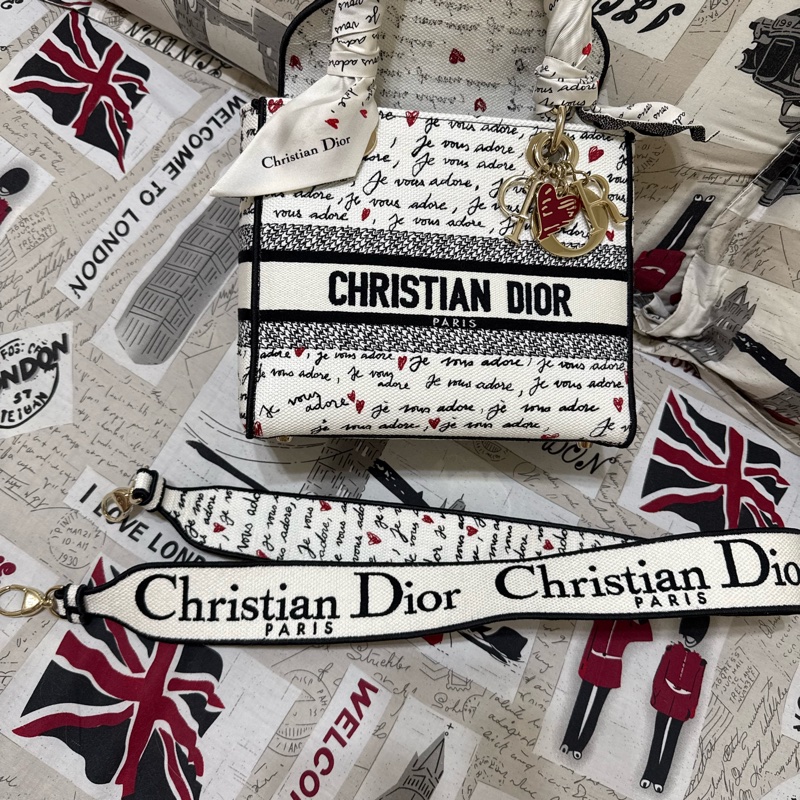 DIOR 白愛心刺繡LADY D-LITE-10