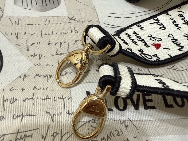 DIOR 白愛心刺繡LADY D-LITE-12