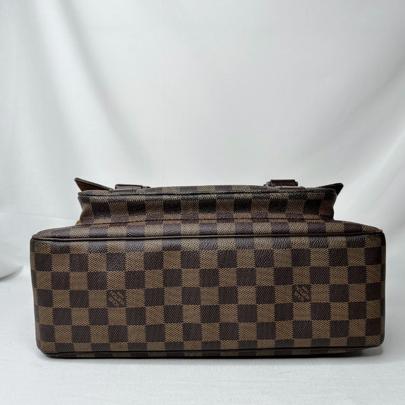 LV 棋盤格雙扣郵差包-10