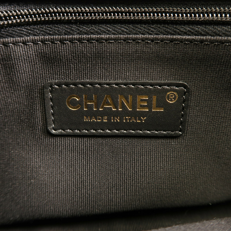 CHANEL 牛皮皮革Mini Flap Bag金扣鏈帶肩背袋-11