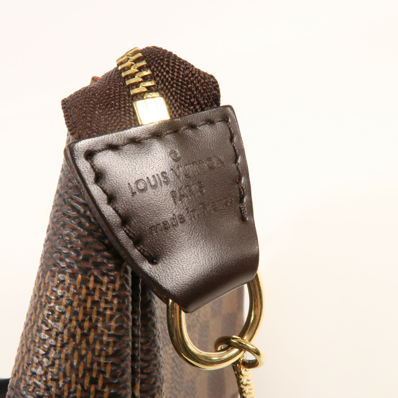 LOUIS VUITTON Damier Mini Pochette金扣手挽袋-9