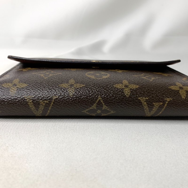 LV 經典Monogram老花扣式中夾-10