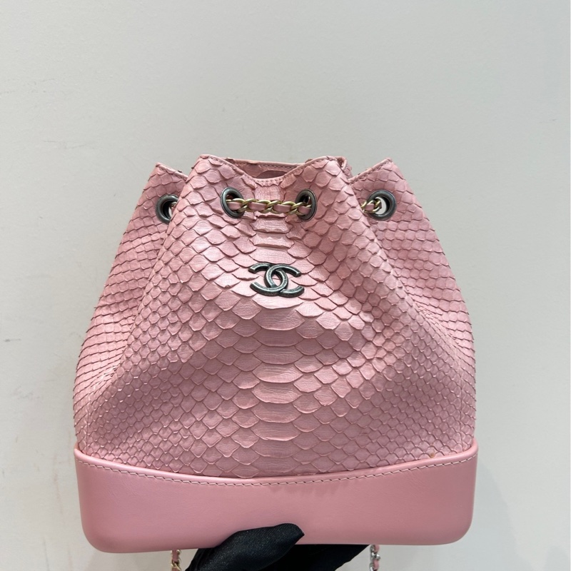 【99❤】Chanel 流浪小號 背包 雙肩包 淺粉色蟒蛇皮-1