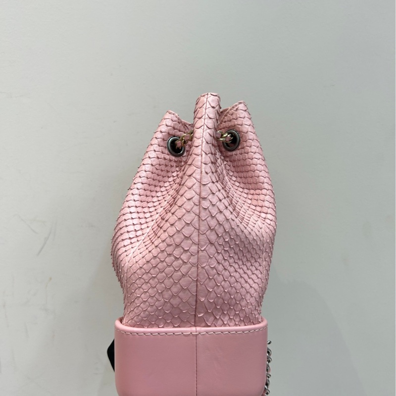 【99❤】Chanel 流浪小號 背包 雙肩包 淺粉色蟒蛇皮-2