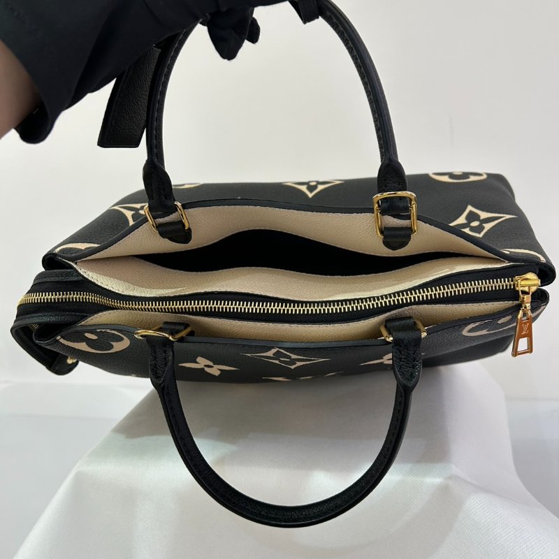 LV黑牛皮壓紋奶油色大Logo手提二用-5