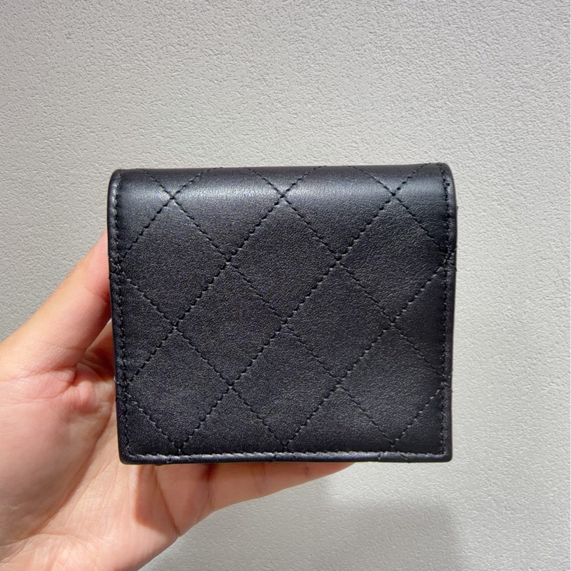 【全🆕 閒置】 chanel 25c黑色菱格紋so black雙c logo短款對折錢包-3