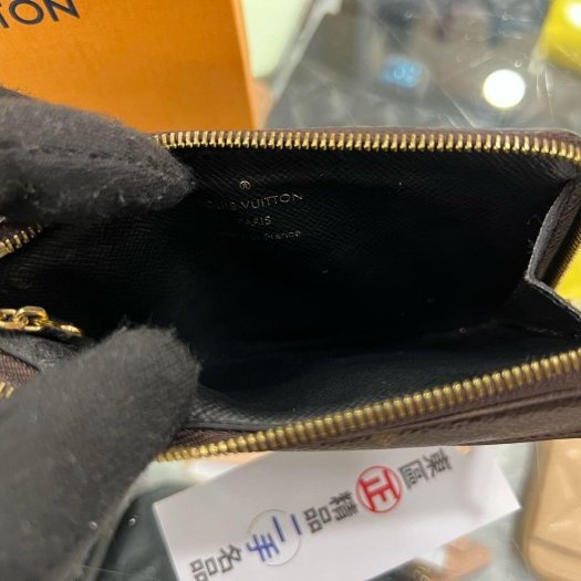 東區正精品㊣LOUIS VUITTON LV M69431字紋拼黑色皮革金釦L型拉鍊卡片夾鑰匙包零錢包 RZ5794-2